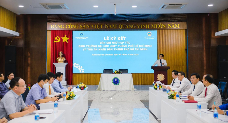 Quang cảnh buổi lễ ký kết hợp tác giữa hai bên