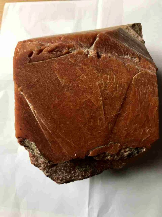 Nhặt được khối đá xù xì dạt bờ biển, ngư dân trúng lớn 12 tỷ Nhặt được khối đá xù xì dạt bờ biển, ngư dân trúng lớn 12 tỷ