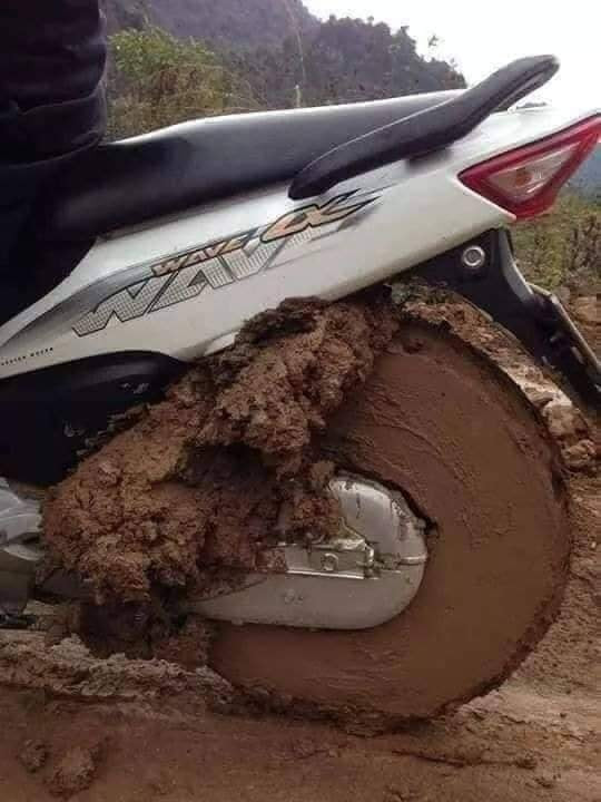 Đường vào nhà em đó. Đường vào nhà em đó.