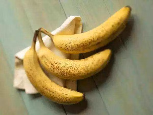 vi sao khong cho chuoi vao tu lanh, neu cho ma chuoi chuyen sang mau den co an duoc khong? - 4