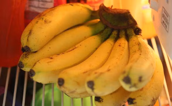 vi sao khong cho chuoi vao tu lanh, neu cho ma chuoi chuyen sang mau den co an duoc khong? - 3