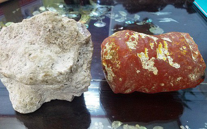 Nhặt được khối đá xù xì dạt bờ biển, ngư dân trúng lớn 12 tỷ Nhặt được khối đá xù xì dạt bờ biển, ngư dân trúng lớn 12 tỷ