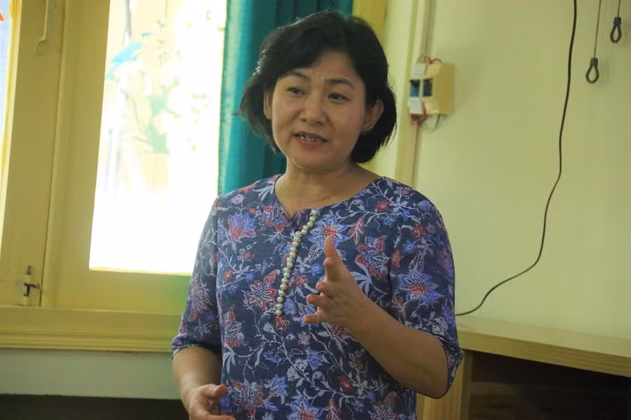 Bà Trần Thị Hiền Lương (Viện Khoa học Giáo dục Việt Nam) Học sinh giỏi ở Anh về Việt Nam bị đánh giá là chậm tiến