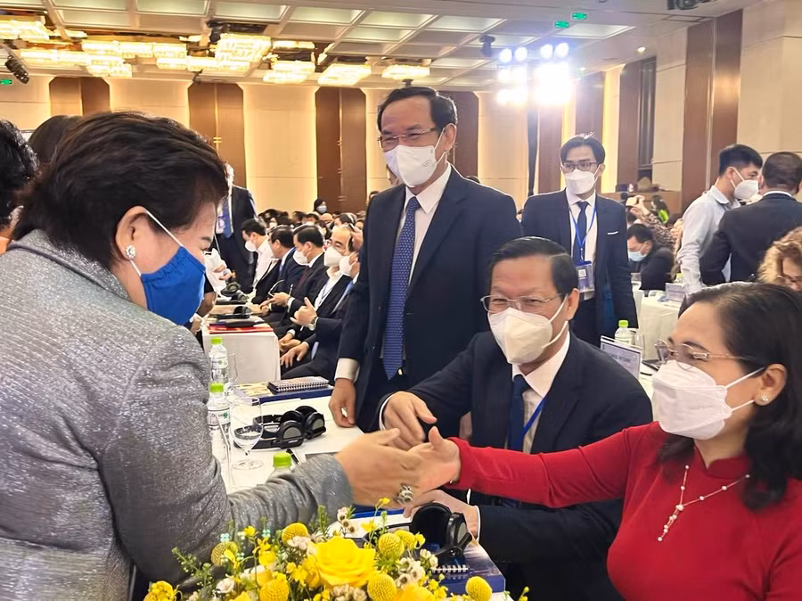 Lãnh đạo UBND TP Hồ Chí Minh tại Diễn đàn kinh tế TP.HCM 2022