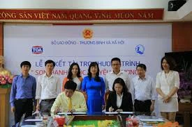 Sơn hạnh phúc - Vẽ yêu thương vì trẻ em khó khăn