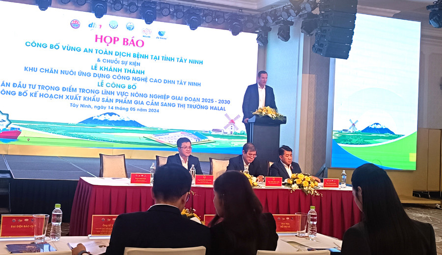 Họp báo công bố vùng an toàn dịch bệnh tại tỉnh Tây Ninh. Ảnh: Ng.Vy