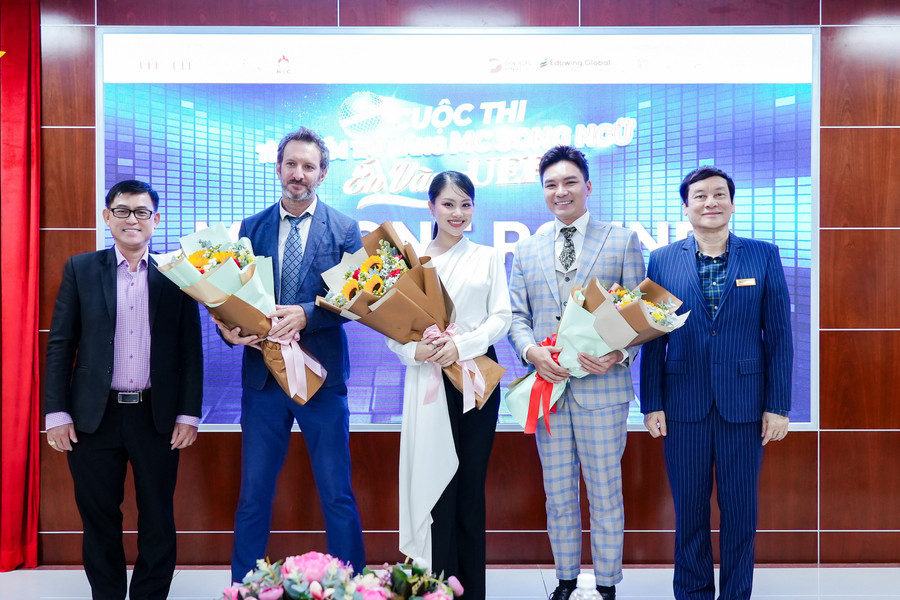 Giám khảo vòng loại Cuộc thi Én Vàng UEF 2024. Ảnh: UEF Giám khảo vòng loại Cuộc thi Én Vàng UEF 2024. Ảnh: UEF