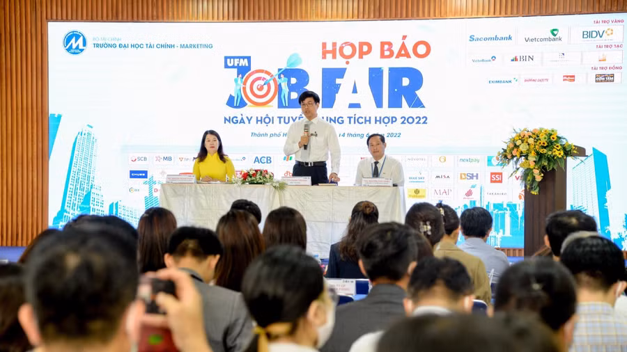PGS.TS Phạm Tiến Đạt - Hiệu trưởng UFM thông tin về ngày hội tuyển dụng tích hợp UFM 2022 