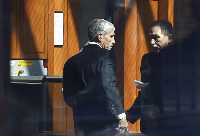 Bê bối gian lận vào đại học danh tiếng của gần 50 CEO và sao Hollywood - 4