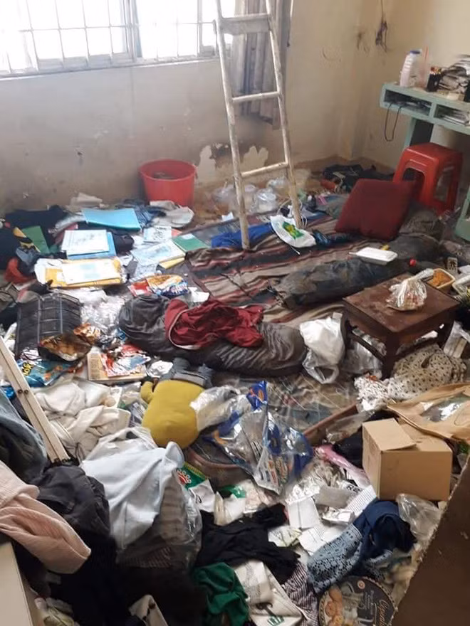 Đi sửa điều hòa, anh thợ giật mình khi mở cửa bước vào phòng trọ - Ảnh 2.