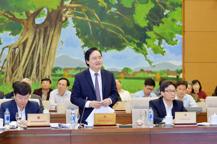Bộ trưởng Bộ GD&ĐT Phùng Xuân Nhạ trong phiên thảo luận. Ảnh: Quang Khánh Bộ trưởng Bộ GD&ĐT Phùng Xuân Nhạ trong phiên thảo luận. Ảnh: Quang Khánh