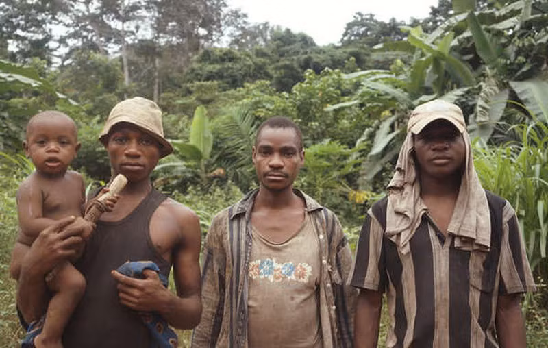 Chuyện lạ kỳ ở nơi đàn ông có bầu ngực tiết ra sữa nuôi con bú ảnh 1