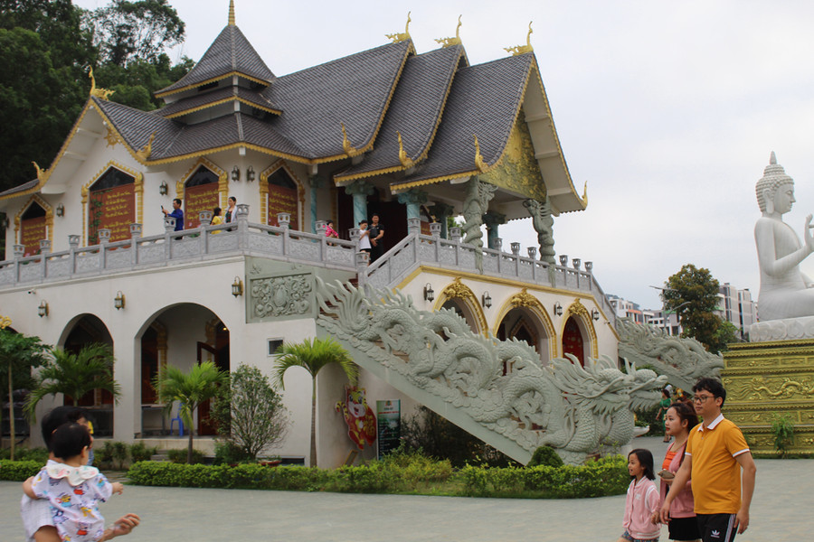 Theo ông Lê Thanh Cảnh - Chủ tịch UBND xã Hoằng Trường, chùa Bụt có gốc tích từ xa xưa, song trong những năm chiến tranh, ngôi chùa này bị phá hủy hoàn toàn. Năm 2018, chùa Bụt được phục dựng lại theo nguyện vọng của nhân dân trong vùng. Ảnh: LT. Theo ông Lê Thanh Cảnh - Chủ tịch UBND xã Hoằng Trường, chùa Bụt có gốc tích từ xa xưa, song trong những năm chiến tranh, ngôi chùa này bị phá hủy hoàn toàn. Năm 2018, chùa Bụt được phục dựng lại theo nguyện vọng của nhân dân trong vùng. Ảnh: LT.