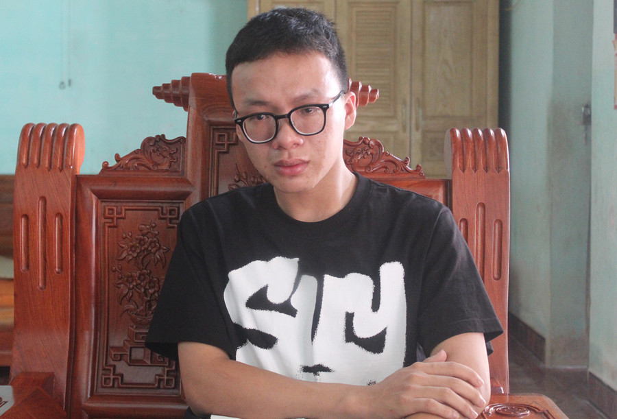 Cậu học trò Đỗ Xuân Thành (Hoằng Hóa, Thanh Hóa) nghẹn ngào khi chia sẻ về bệnh tình. (Ảnh: LT).