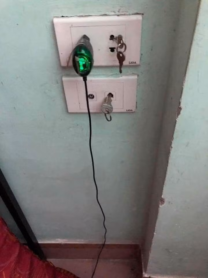 de con choi chia khoa gan o dien, bo me an han vi be suyt bi tu than doat mang - 2