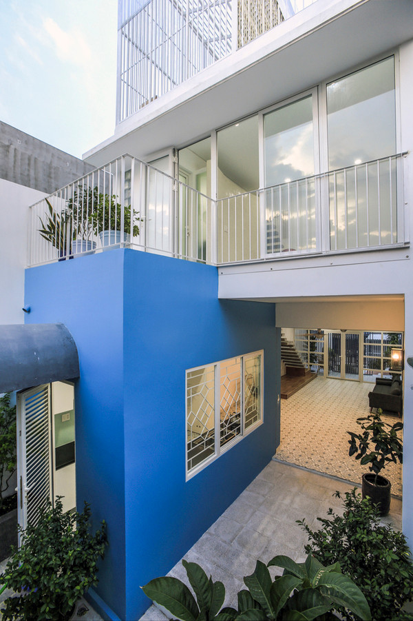 Ngôi nhà như chiếc lồng chim ở ngoại ô Sài Gòn