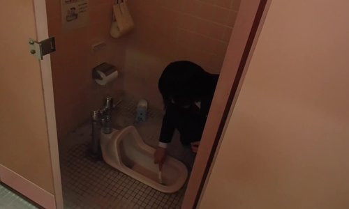 Học sinh Nhật Bản tự dọn dẹp lớp học, nhà vệ sinh hoc sinh nhat ban tu don dep lop hoc nha ve sinh