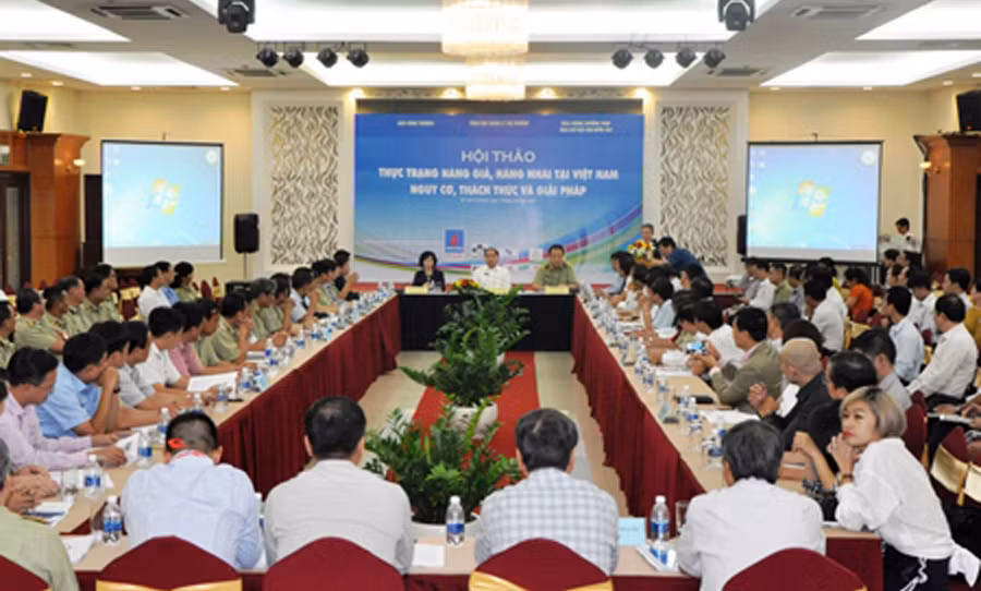 Đông đảo các đại biểu tham dự hội thảo