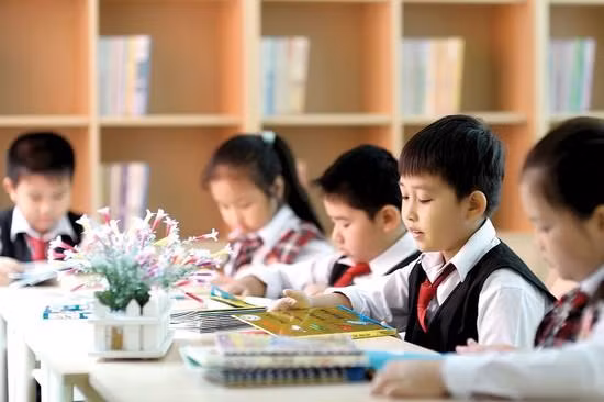 Điều kiện dạy học được nâng cao từ nhiều nguồn lực đầu tư cho GD Ảnh minh họa