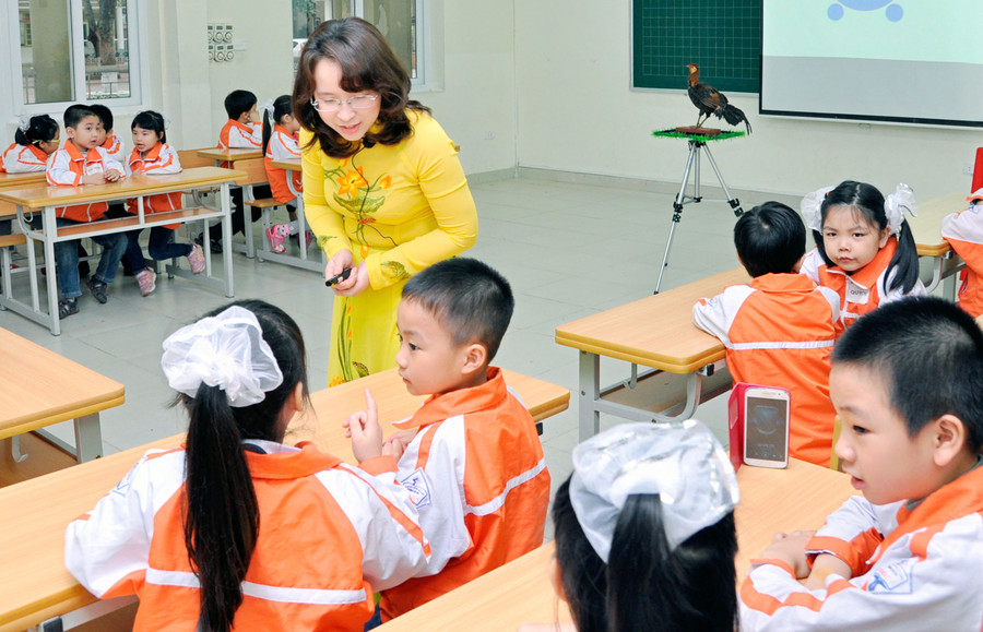 Việc triển khai đồng bộ các giải pháp của ngành GD đã và đang thể hiện rõ yêu cầu đổi mới căn bản, toàn diện GD - ĐT Việc triển khai đồng bộ các giải pháp của ngành GD đã và đang thể hiện rõ yêu cầu đổi mới căn bản, toàn diện GD - ĐT