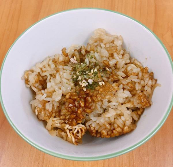 chi me com voi mi tom, nguoi dan ong lieu linh tron vao nau, khong ngo thanh sieu pham - 7
