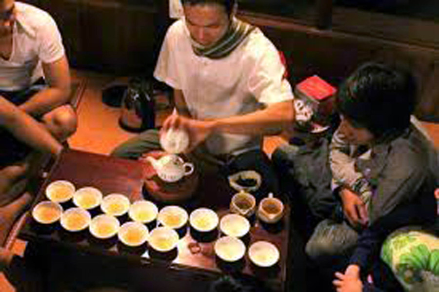 Thưởng trà – thú vui của nhiều người Việt Thưởng trà – thú vui của nhiều người Việt