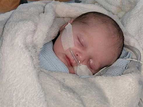 Con trai 11 ngày tuổi suýt tử vong, mẹ cảnh báo: “Nếu có bệnh xin đừng hôn trẻ!" ảnh 2 Con trai 11 ngày tuổi suýt tử vong, mẹ cảnh báo: “Nếu có bệnh xin đừng hôn trẻ!" ảnh 2