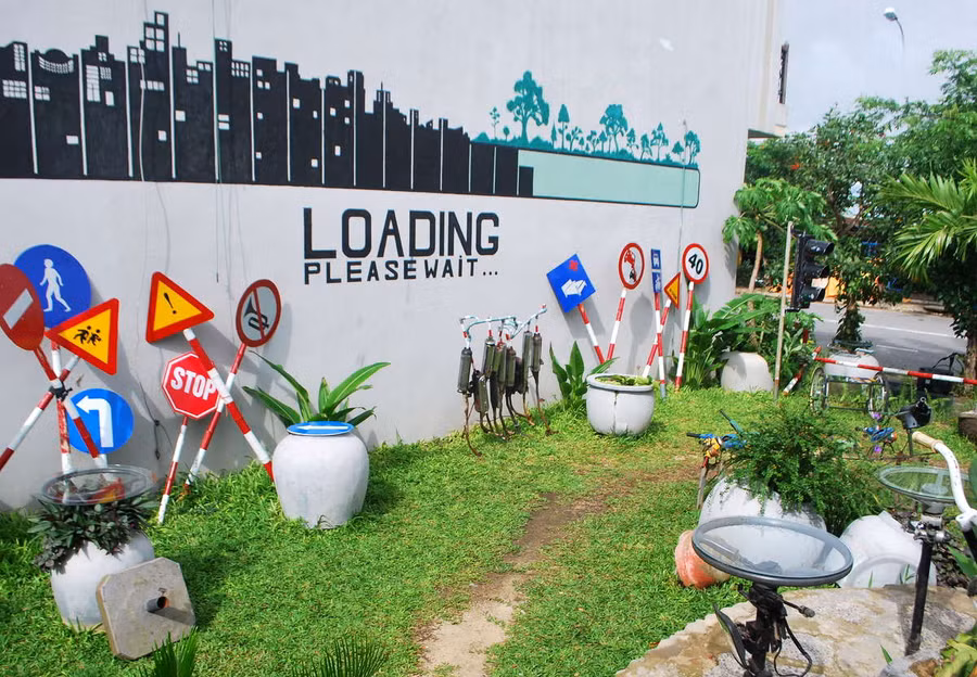 Độc đáo cà phê “Biển Báo”