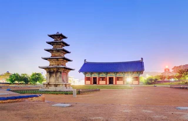 Tác phẩm "Chùa Jeongnim" của Seo Heon Kang.