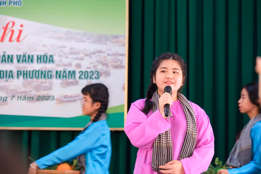 Các tiết mục biểu diễn của học sinh.