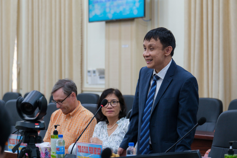 Thầy thuốc nhân dân, GS.TS.BS. Phạm Như Hiệp - Giám đốc Bệnh viện Trung ương Huế kỳ vọng ký kết hợp tác và tạo cơ hội cho các bên cùng phát triển. Thầy thuốc nhân dân, GS.TS.BS. Phạm Như Hiệp - Giám đốc Bệnh viện Trung ương Huế kỳ vọng ký kết hợp tác và tạo cơ hội cho các bên cùng phát triển.