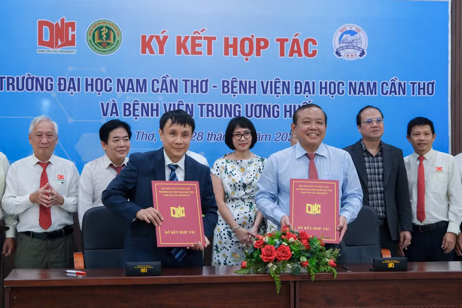 Nam Cần Thơ đẩy mạnh hợp tác đào tạo và nâng cao chất lượng khám chữa bệnh