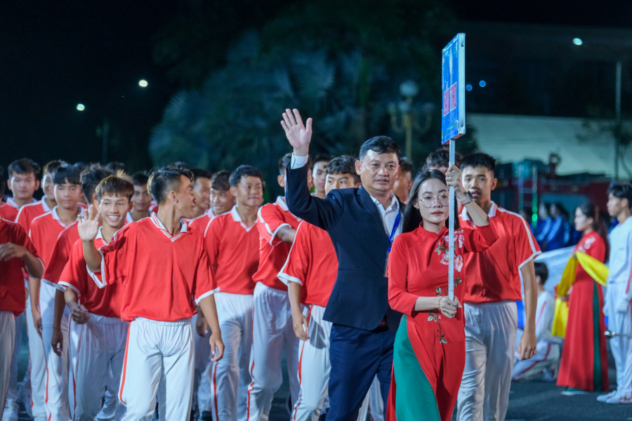 Các đoàn diễu hành tham gia đại hội. Các đoàn diễu hành tham gia đại hội.