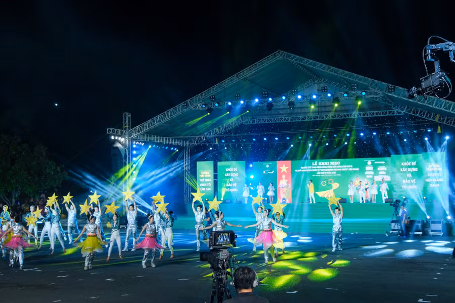 tiết mục văn nghệ tại đại hội.