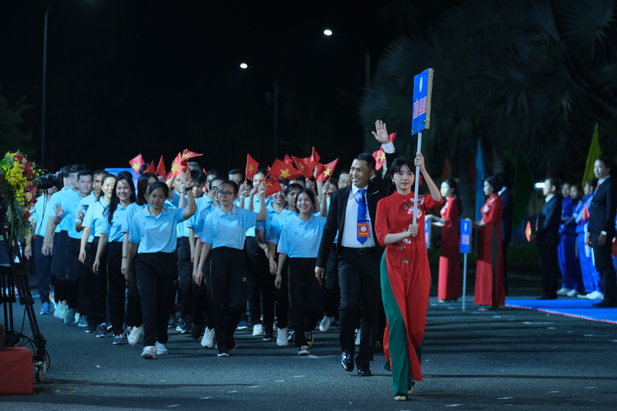 Các đoàn diễu hành tham gia đại hội. Các đoàn diễu hành tham gia đại hội.