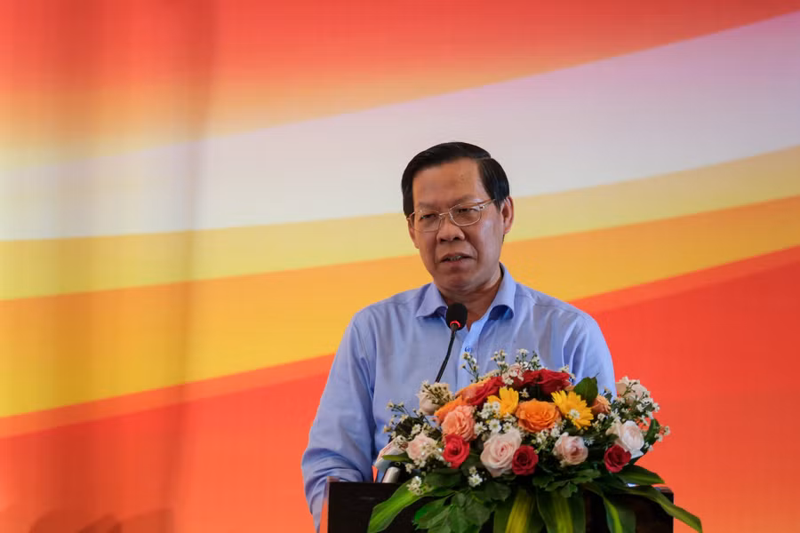 Ông Phan Văn Mãi, Ủy viên Ban Chấp hành Trung ương Đảng, Chủ tịch UBND TPHCM phát biểu chỉ đạo tại hội nghị.