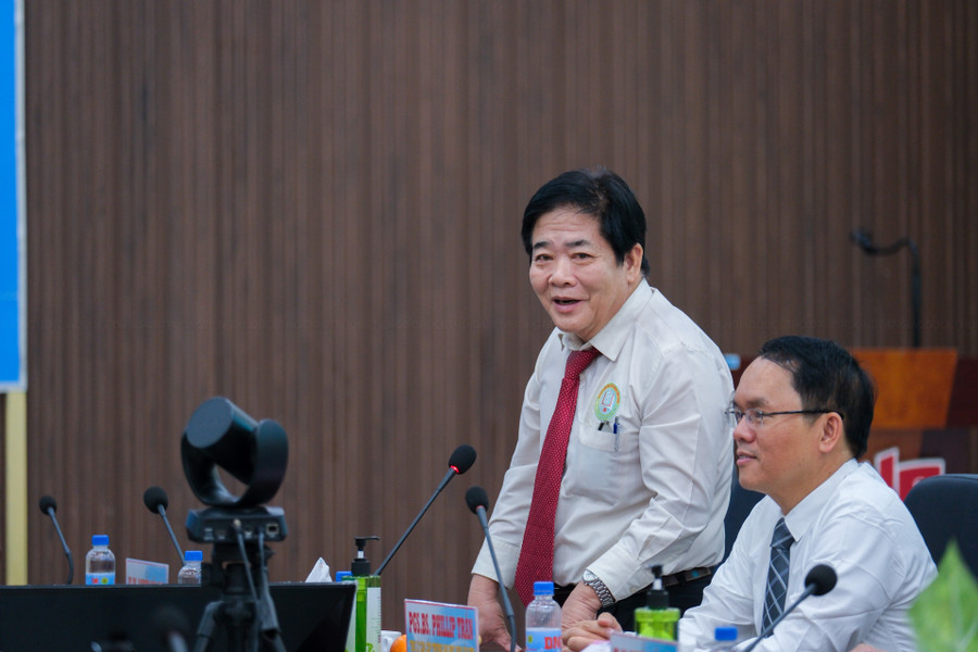 Đại diện lãnh đạo Trường Đại học Nam Cần Thơ và Bệnh viện Đại học Nam Cần Thơ chia sẻ tại buổi lễ. Đại diện lãnh đạo Trường Đại học Nam Cần Thơ và Bệnh viện Đại học Nam Cần Thơ chia sẻ tại buổi lễ.