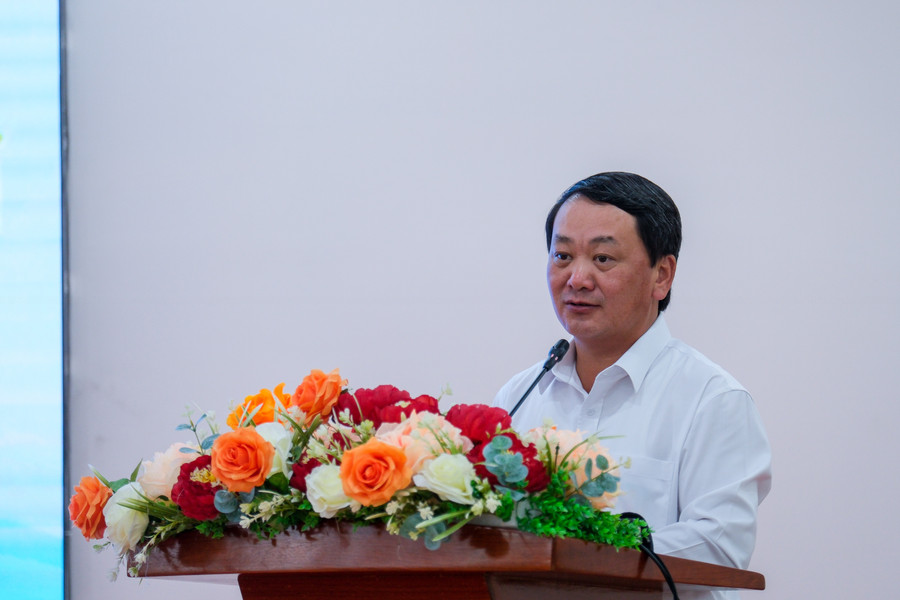 Ông Hầu A Lềnh - Bộ trưởng, Chủ nhiệm Uỷ ban Dân tộc phát biểu chỉ đạo hội nghị. Ông Hầu A Lềnh - Bộ trưởng, Chủ nhiệm Uỷ ban Dân tộc phát biểu chỉ đạo hội nghị.