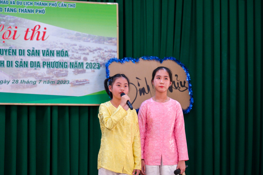 Các tiết mục biểu diễn của học sinh. Các tiết mục biểu diễn của học sinh.