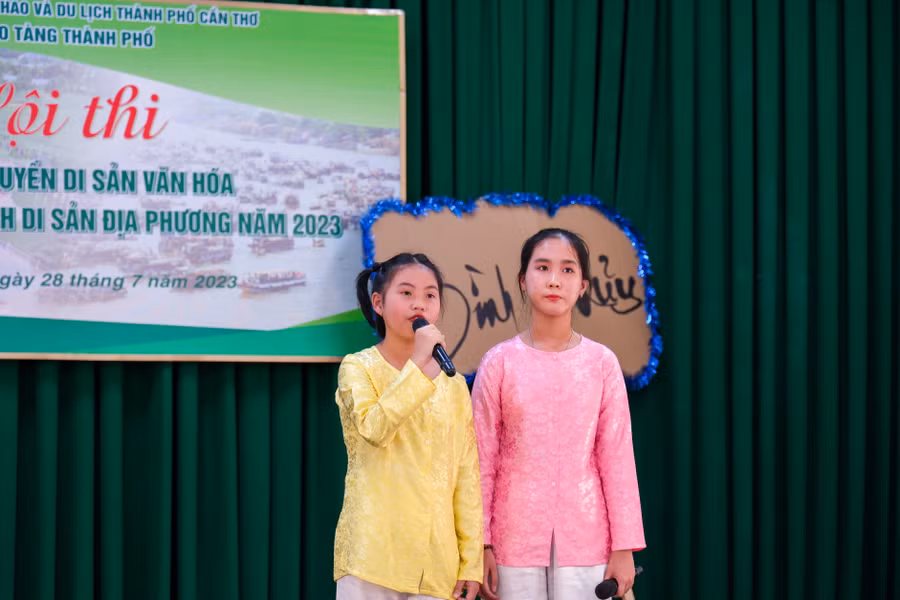 Các tiết mục biểu diễn của học sinh.