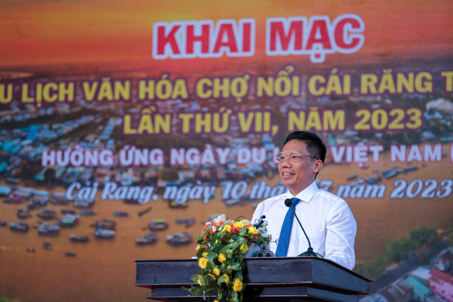 Ông Nguyễn Thực Hiện, Phó Chủ tịch UBND TP Cần Thơ phát biểu tại ngày hội Ông Nguyễn Thực Hiện, Phó Chủ tịch UBND TP Cần Thơ phát biểu tại ngày hội