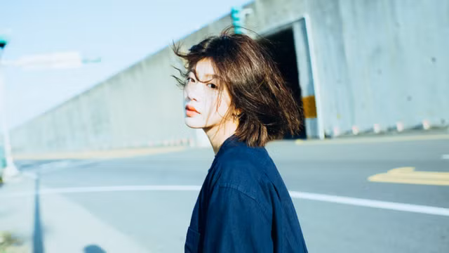 Có những mối quan hệ giữ thì đau mà buông thì không đành…