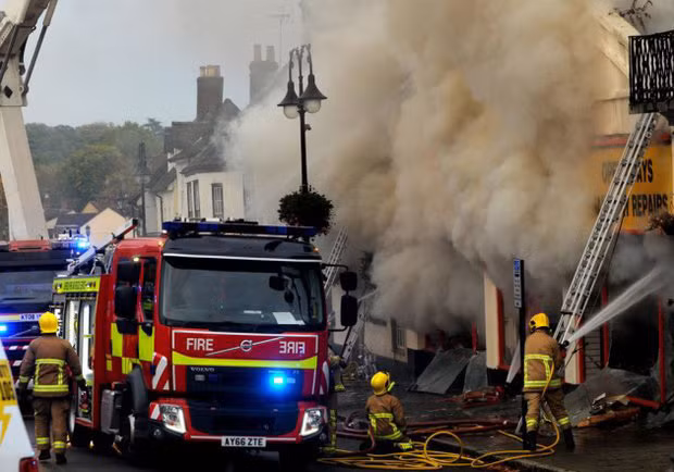 ranh roi dot chuot chet, khong ngo chay luon cua hang hon 2 trieu usd hinh anh 1