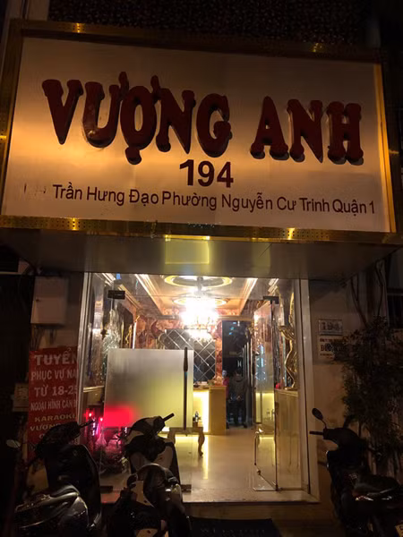 tphcm: bat qua tang nhieu tiep vien nha hang ban dam 3 trieu dong/lan hinh 1