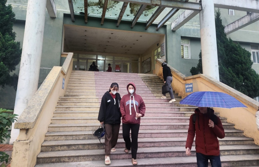 Hầu hết xe bị cháy là của sinh viên ở nội trú trong ký túc xá của trường. (Ảnh: NT) Hầu hết xe bị cháy là của sinh viên ở nội trú trong ký túc xá của trường. (Ảnh: NT)