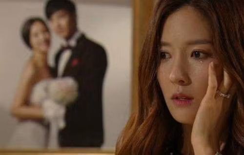 Người đàn ông mà tôi yêu thương nhất, dành tất cả tình yêu và niềm tin vào thế mà tưởng lúc hạnh phúc nhất lại là ngày đau khổ đến tột cùng của chúng tôi.