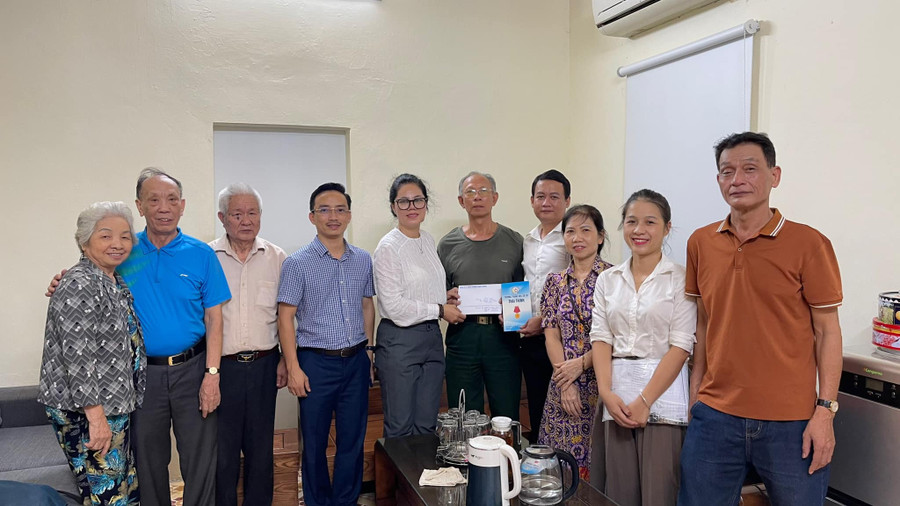 Đoàn đã tới thăm, tặng quà tri ân các gia đình thương bệnh binh nặng trên địa bàn phường Thịnh Quang dịp 27/7/2023. Đoàn đã tới thăm, tặng quà tri ân các gia đình thương bệnh binh nặng trên địa bàn phường Thịnh Quang dịp 27/7/2023.