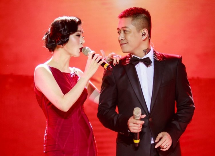 Không chỉ là “cặp đôi” ăn ý trên sân khấu, Lệ Quyên và Tuấn Hưng còn có mối quan hệ bạn bè rất thân thiết ngoài đời Không chỉ là “cặp đôi” ăn ý trên sân khấu, Lệ Quyên và Tuấn Hưng còn có mối quan hệ bạn bè rất thân thiết ngoài đời