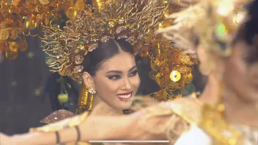 Ngọc Thảo cùng “Lá Ngọc Cành Vàng” phát sáng trên sân khấu Miss Grand International 2020 ảnh 3