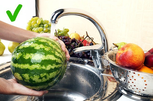 nhung-thuc-phm-tuyet-doi-khong-rua-va-bat-buoc-phai-rua-2